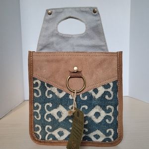 Clea Ray Canvas Beer/Bottle Tote Carrier Made with Recycled Leather and Canvas